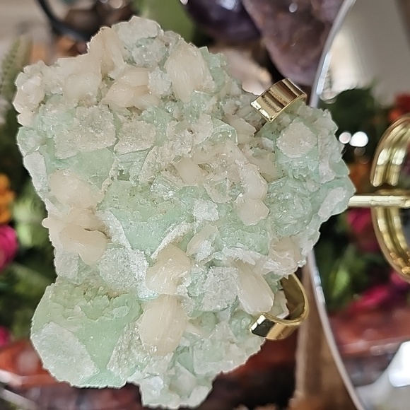 Other - Green Apophyllite And Stillbite With A Dusting Of Sparkly Clear Quartz- Gorgeous